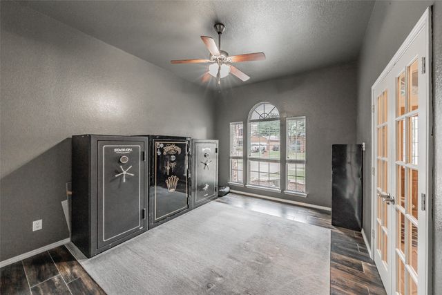 245 Cedar Crest Drive, Justin, TX 76247