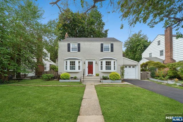 26 Brookdale Road, Bloomfield, NJ 07003
