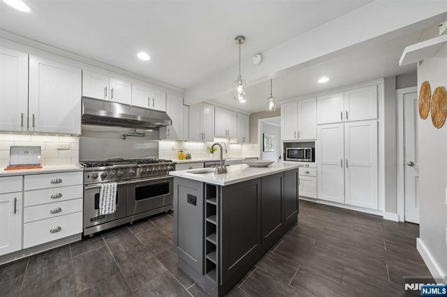 26 Brookdale Road, Bloomfield, NJ 07003