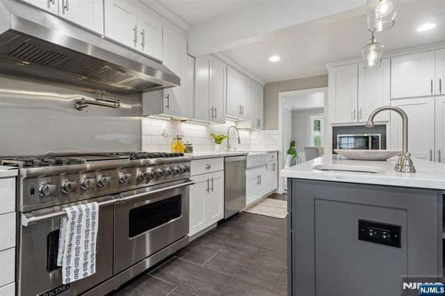 26 Brookdale Road, Bloomfield, NJ 07003