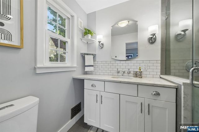 26 Brookdale Road, Bloomfield, NJ 07003