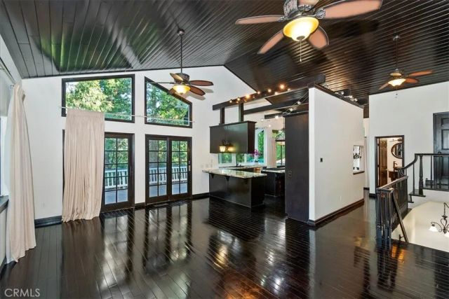 24048 Altdorf Drive, Crestline, CA 92325