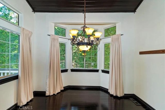 24048 Altdorf Drive, Crestline, CA 92325