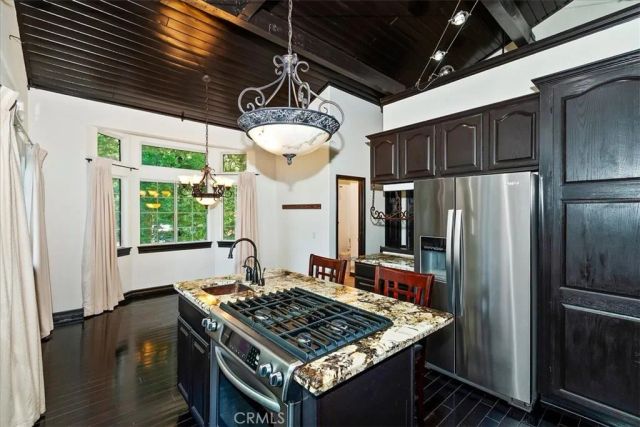 24048 Altdorf Drive, Crestline, CA 92325