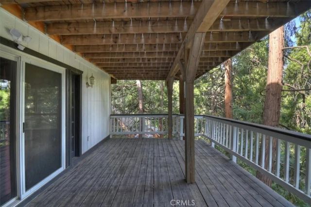 24048 Altdorf Drive, Crestline, CA 92325