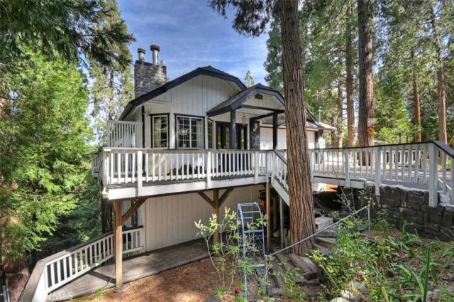 24048 Altdorf Drive, Crestline, CA 92325