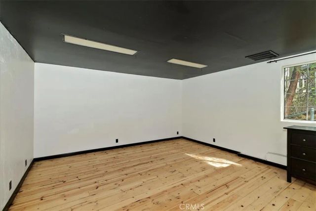 24048 Altdorf Drive, Crestline, CA 92325