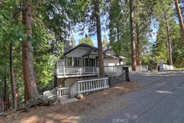 24048 Altdorf Drive, Crestline, CA 92325
