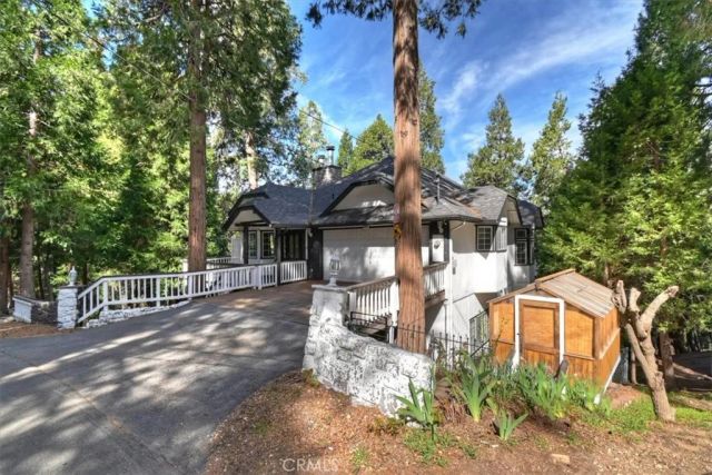 24048 Altdorf Drive, Crestline, CA 92325