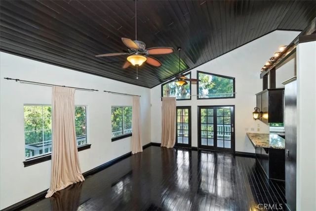 24048 Altdorf Drive, Crestline, CA 92325