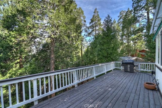 24048 Altdorf Drive, Crestline, CA 92325