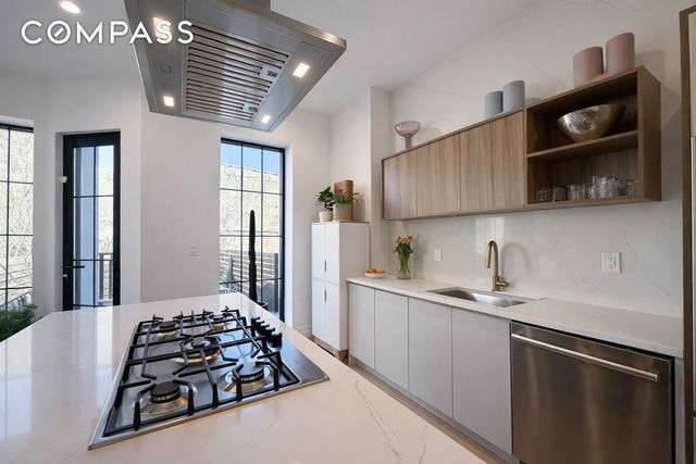 319 Hawthorne Street, New York City, NY 11225