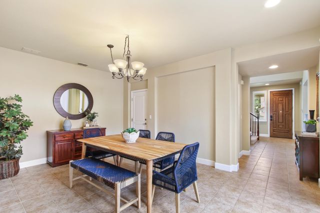 5950 Tanus Cir, Rocklin, CA 95677