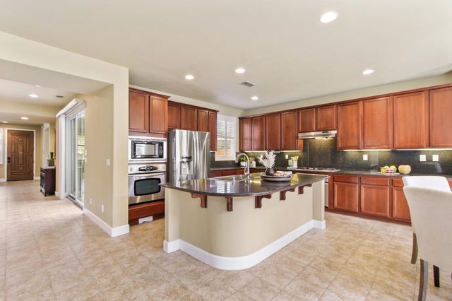 5950 Tanus Cir, Rocklin, CA 95677