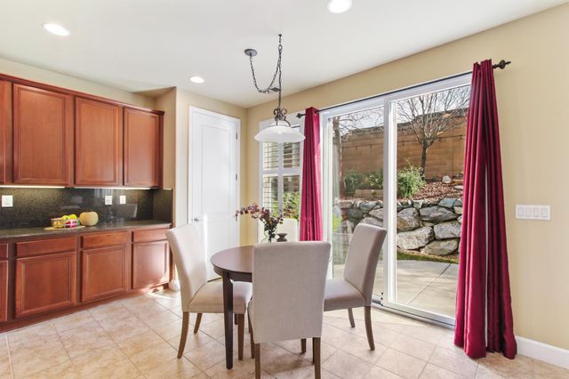 5950 Tanus Cir, Rocklin, CA 95677