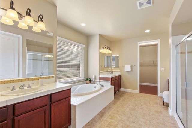 5950 Tanus Cir, Rocklin, CA 95677