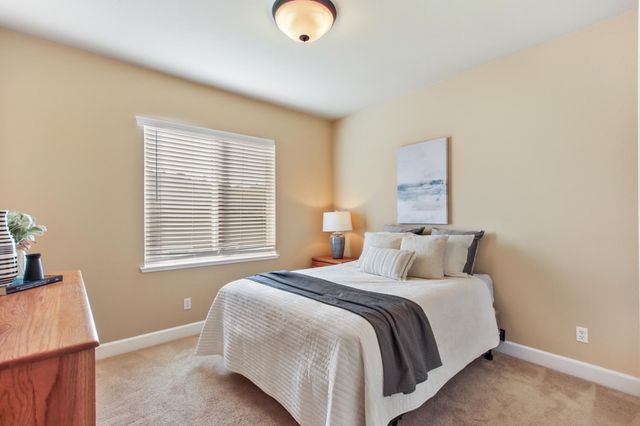 5950 Tanus Cir, Rocklin, CA 95677