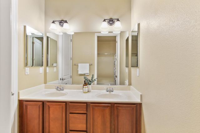 5950 Tanus Cir, Rocklin, CA 95677