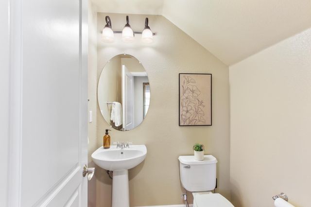 5950 Tanus Cir, Rocklin, CA 95677