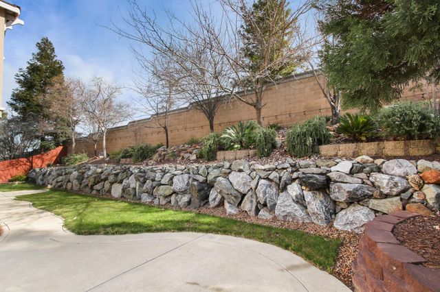 5950 Tanus Cir, Rocklin, CA 95677