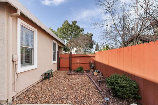 5950 Tanus Cir, Rocklin, CA 95677