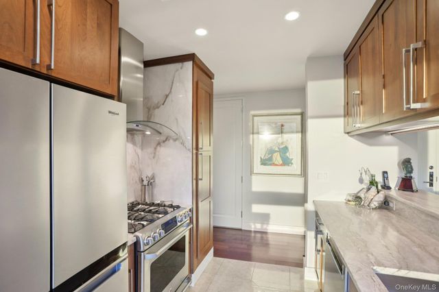 175 Huguenot Street 2403, New Rochelle, NY 10801