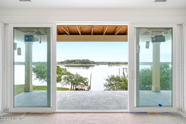 1132 S Seabreeze Road, Wilmington, NC 28409