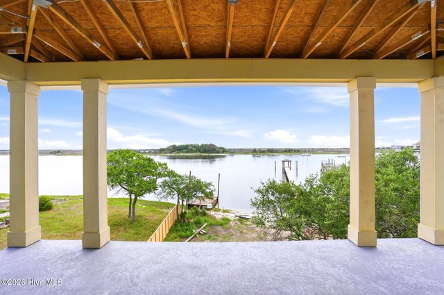 1132 S Seabreeze Road, Wilmington, NC 28409