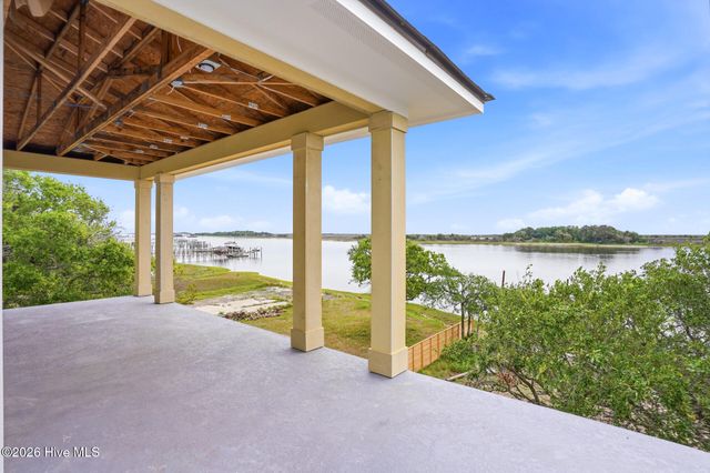 1132 S Seabreeze Road, Wilmington, NC 28409