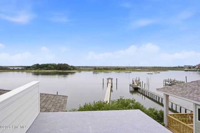 1132 S Seabreeze Road, Wilmington, NC 28409