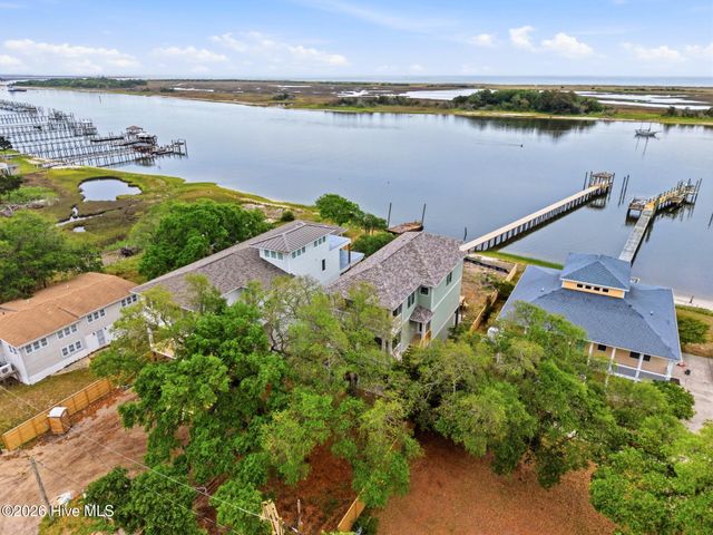 1132 S Seabreeze Road, Wilmington, NC 28409