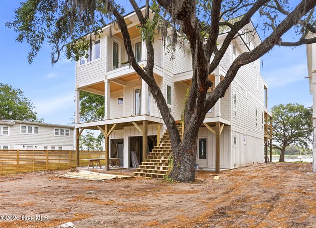 1132 S Seabreeze Road, Wilmington, NC 28409