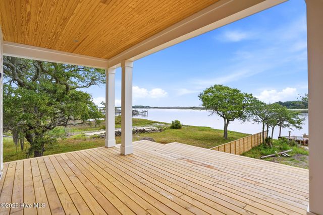 1132 S Seabreeze Road, Wilmington, NC 28409