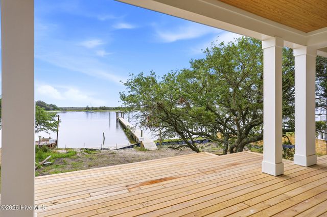 1132 S Seabreeze Road, Wilmington, NC 28409
