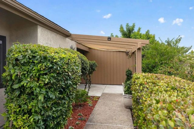 6050 Henderson Drive 33, La Mesa, CA 91942