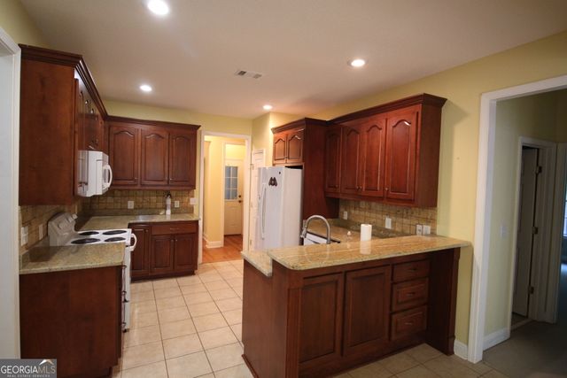 450 Deer Creek Drive, Forsyth, GA 31029