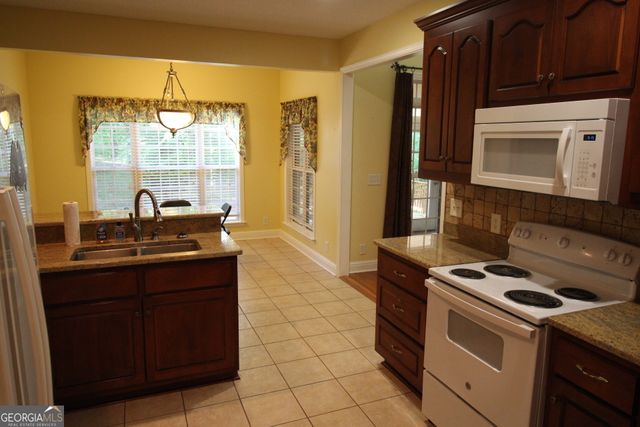 450 Deer Creek Drive, Forsyth, GA 31029