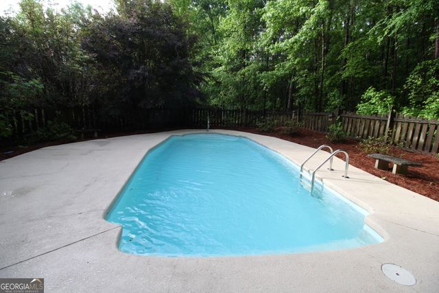 450 Deer Creek Drive, Forsyth, GA 31029
