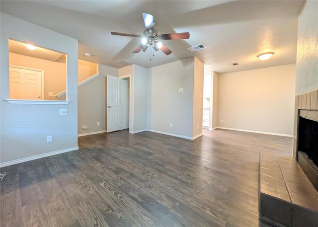 8816 Schick RD D, Austin, TX 78729