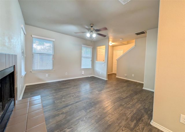8816 Schick RD D, Austin, TX 78729