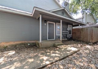 8816 Schick RD D, Austin, TX 78729