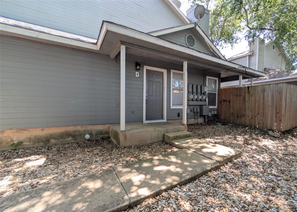8816 Schick RD D, Austin, TX 78729