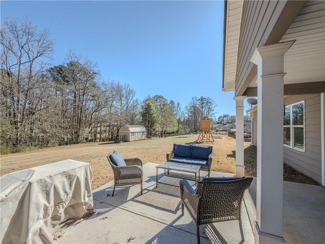 233 Poppyfield Farm Drive, Good Hope, GA 30641