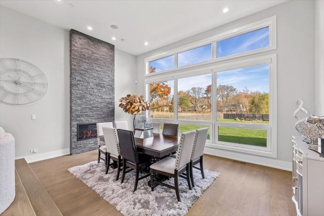 1341 Pfingsten Road, Northbrook, IL 60062