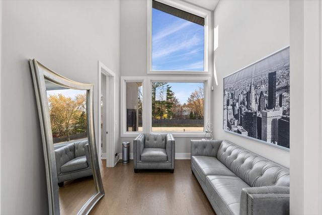 1341 Pfingsten Road, Northbrook, IL 60062