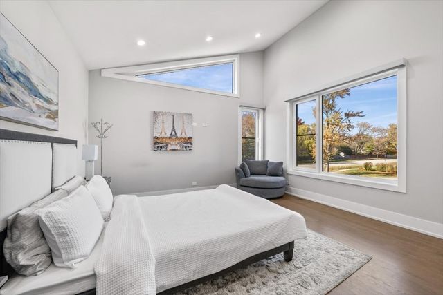 1341 Pfingsten Road, Northbrook, IL 60062