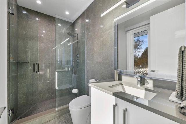 1341 Pfingsten Road, Northbrook, IL 60062