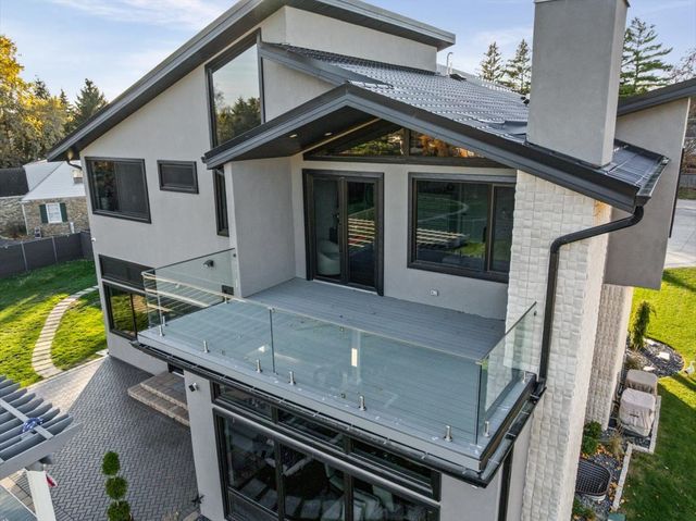 1341 Pfingsten Road, Northbrook, IL 60062