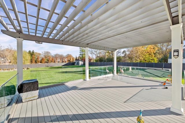 1341 Pfingsten Road, Northbrook, IL 60062