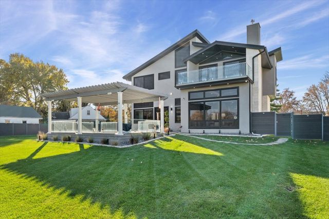 1341 Pfingsten Road, Northbrook, IL 60062